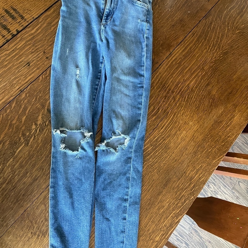 Cute pair of Joes Jeans - Picture 10 of 11